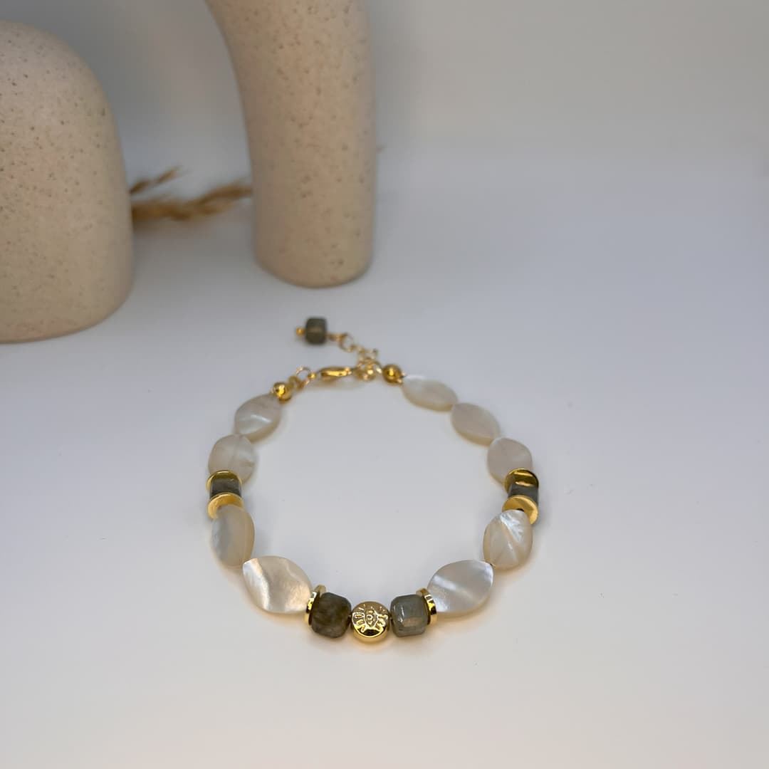 Flat Shell Bracelet