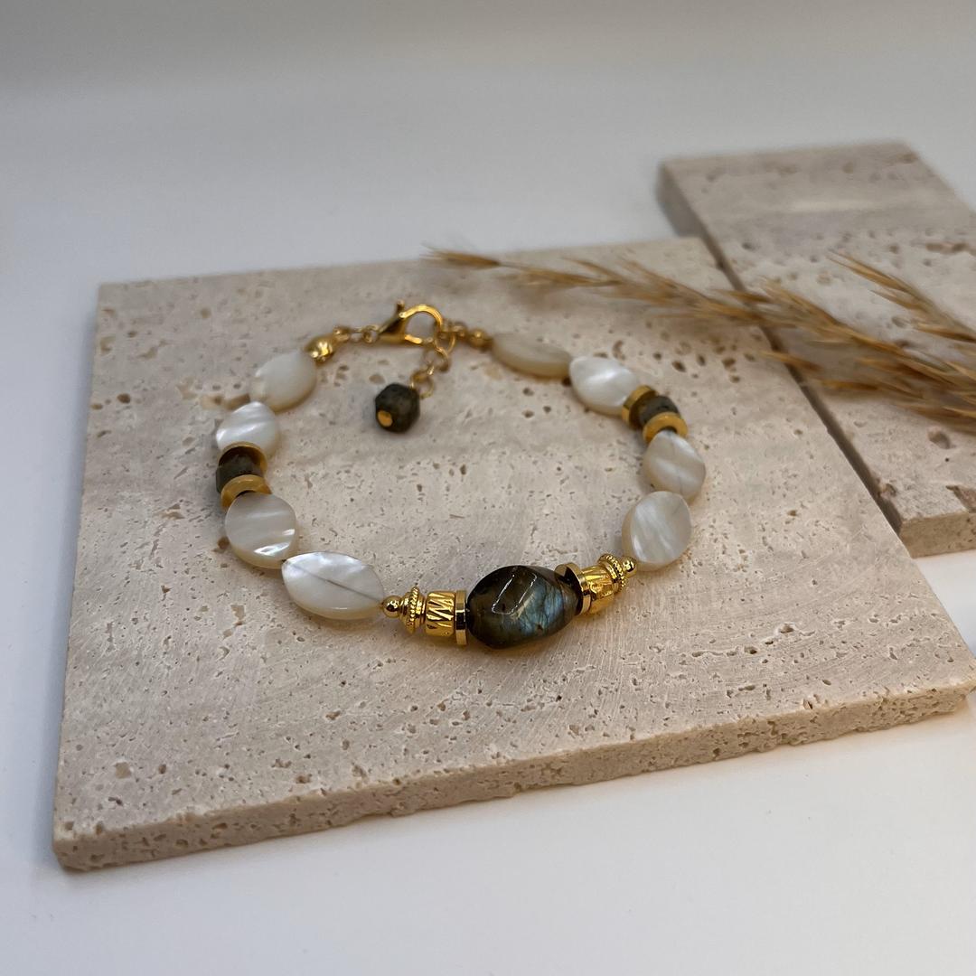 Labrodite & Shells Bracelet