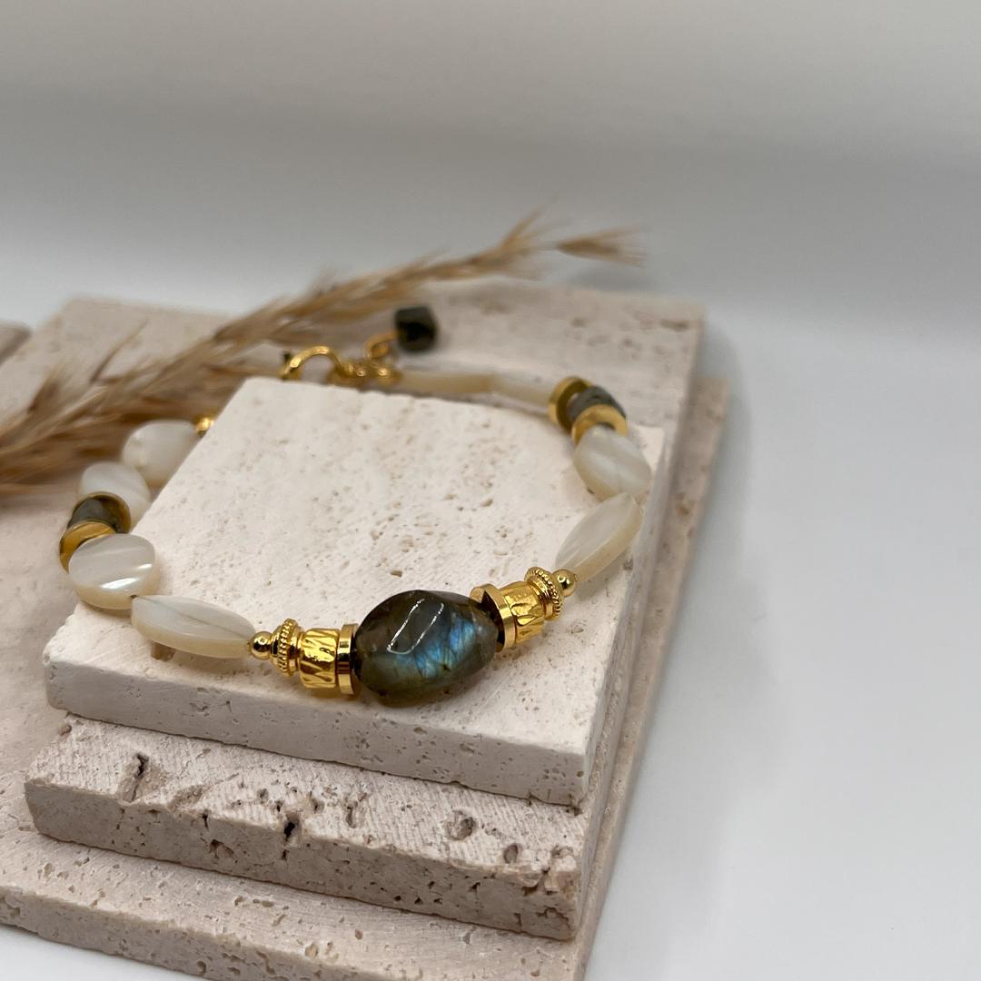 Labrodite & Shells Bracelet